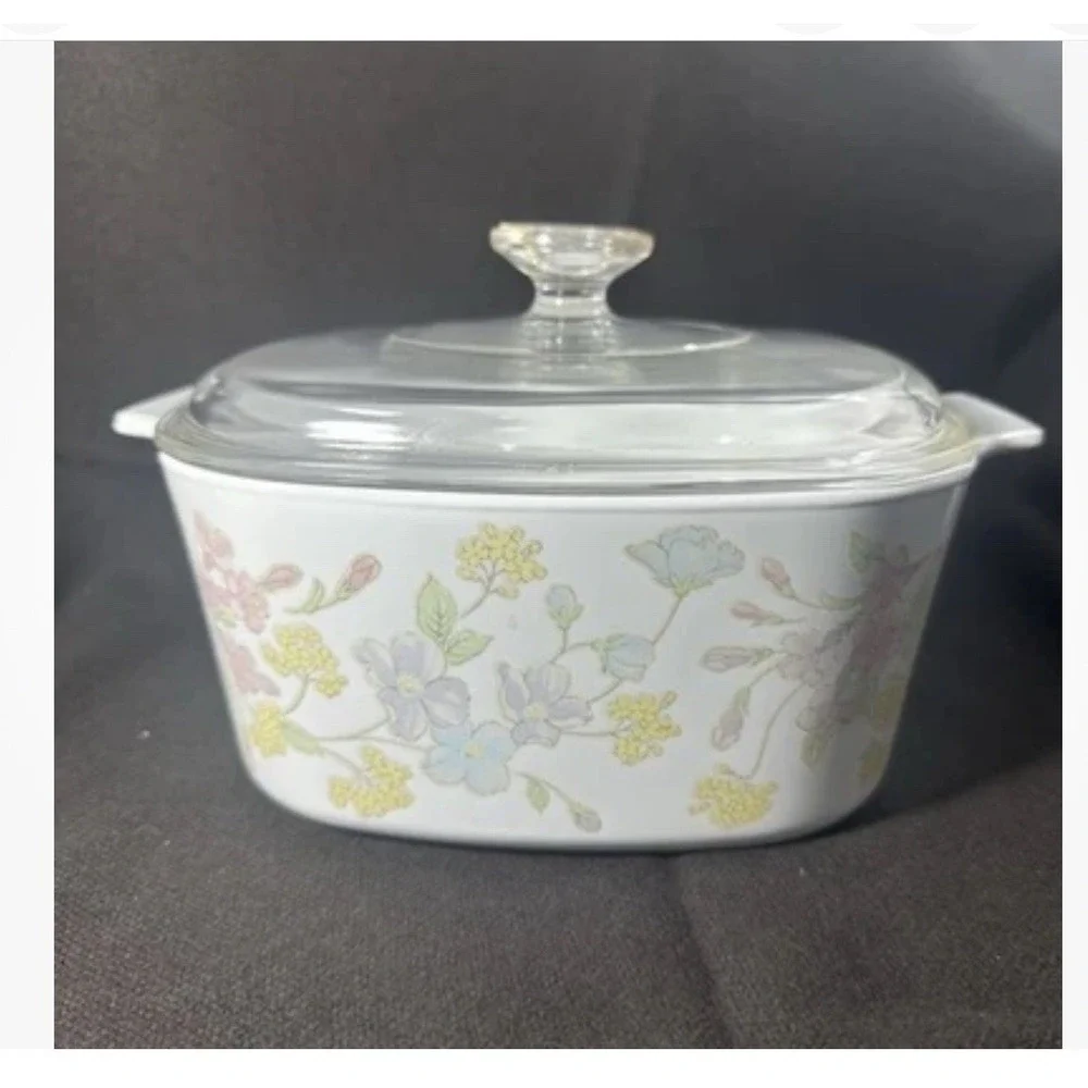 Vintage Corning (A-3-B) 3 Liter Casserole Dish Pastel Bouquet with Lid